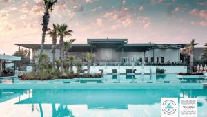 Bazén v ubytování Paloma Orenda nebo v jeho okolí