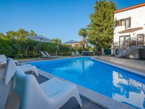 Bazén v ubytování Villa Martimar with pool and hot tub in Istria nebo v jeho okolí