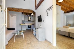 A kitchen or kitchenette at Fotini Studios