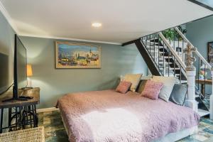 Posteľ alebo postele v izbe v ubytovaní Apartman Okamih Banská Štiavnica + 37 fotografií