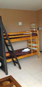 Łóżko lub łóżka piętrowe w pokoju w obiekcie Soldeu Paradis Tarter Baix