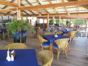 Restaurace v ubytování Saracen Bay Resort + 37 fotografií