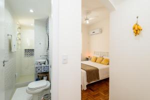 Bathroom sa Adorável em Ipanema - Perto da praia - PM402 Z1