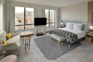 Postel nebo postele na pokoji v ubytování Mövenpick Hotel The Hague + 33 fotografií