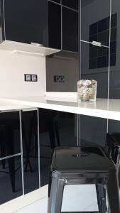 Kuchyňa alebo kuchynka v ubytovaní O Lagar apartamento grande y luminoso. 8 personas.