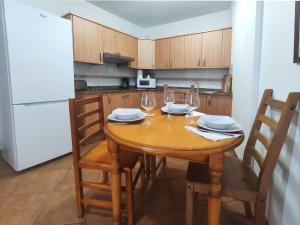 A kitchen or kitchenette at La Chalana
