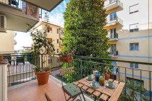 A balcony or terrace at Dreamers' House Sorrento