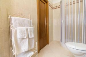 Koupelna v ubytování Maison Lillina + 27 fotografií