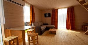 TV a/nebo společenská místnost v ubytování Camping Klevas