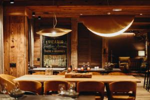 Restoran või mõni muu söögikoht majutusasutuses Lodji Hotel & spa