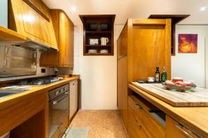 Kuchnia lub aneks kuchenny w obiekcie The Zen House Apartment