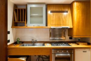 Kuchnia lub aneks kuchenny w obiekcie The Zen House Apartment