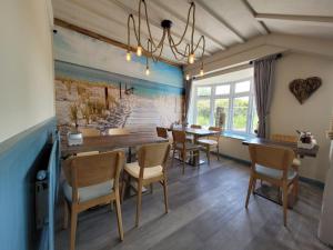South Sands Hotel的休息区