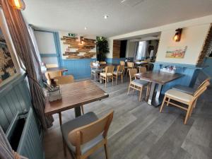 South Sands Hotel的休息区