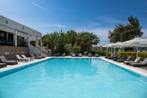 Bazén v ubytování Hotel Rema nebo v jeho okolí