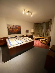 Postel nebo postele na pokoji v ubytování Hotel -Pension-Weller + 37 fotografií