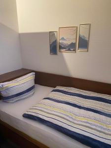 Postel nebo postele na pokoji v ubytování Hotel -Pension-Weller