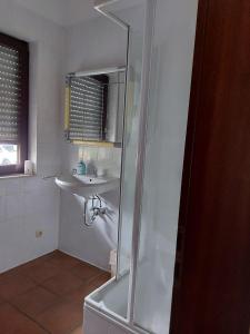 Koupelna v ubytování Hotel -Pension-Weller