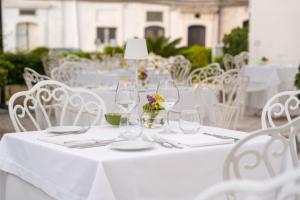 Restaurace v ubytování OSTUNI PALACE - Hotel Bistrot & SPA + 37 fotografií