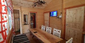 TV a/nebo společenská místnost v ubytování Järve Cottages