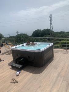 Piscina a Hotel Royal o a prop