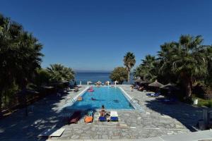 Bazén v ubytování Viva Mare Hotel & Spa nebo v jeho okolí