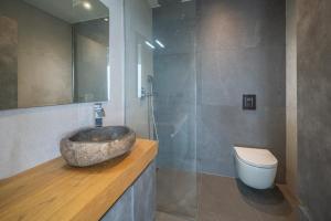 Kúpeľňa v ubytovaní Villa Margarit Canyelles Roses - Immo Barneda