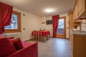 Kuchyň nebo kuchyňský kout v ubytování Chalet Del Bosco