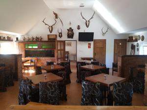 Lounge nebo bar v ubytování Penzion na statku Březová
