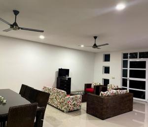 Posezení v ubytování Casa Quinta con Piscina Privada y Aire Acondicionado via a Girardot