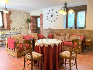A seating area at Casa Las Hortensias Hoznayo
