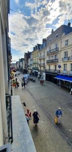 Επισκέπτες που μένουν στο Les balcons de Dieppe - appartement 1ER étage - certifié 3 étoiles au cœur de la rue piétonne