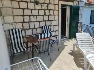 Balkón nebo terasa v ubytování Apartments Mladenka