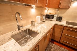 Kuchyňa alebo kuchynka v ubytovaní ApartSerwis Gorące Źródła - Apartament Kozi Wierch