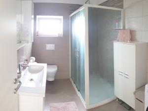 Vonios kambarys apgyvendinimo įstaigoje Apartment Mia 2