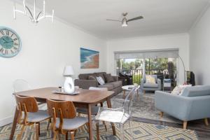 Gallery image of Beach Living at Plantation Village BLGS in George Town
