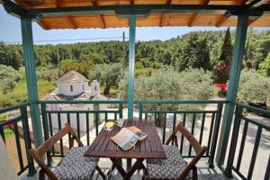 A balcony or terrace at Katerina