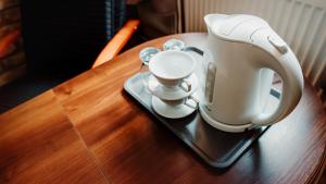 Comodidades para chá e café em Browar Osjann - pokoje gościnne