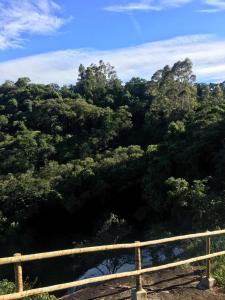 Ein Balkon oder eine Terrasse in der Unterkunft Pousada Som das Águas Bueno Brandão