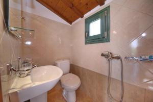 A bathroom at Katerina