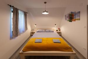 Кровать или кровати в номере Timber valley