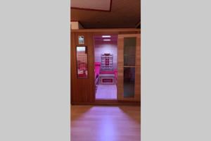 Fotografie z fotogalerie ubytování Großzügiges Chalet mit Infrarotkabine in Lengdorf v destinaci Lengdorf
