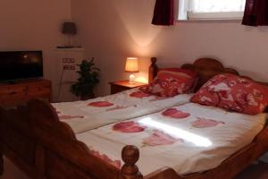 Fotografie z fotogalerie ubytování Großzügiges Chalet mit Infrarotkabine in Lengdorf v destinaci Lengdorf