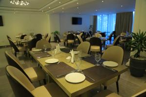 Posezení v ubytování Check Inn Hotel Addis Ababa