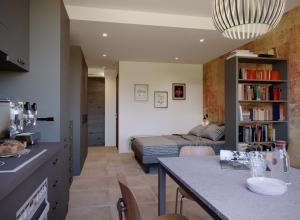 A kitchen or kitchenette at Hotel Beaurivage