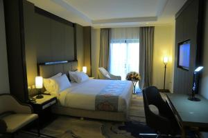 TV a/nebo společenská místnost v ubytování Check Inn Hotel Addis Ababa