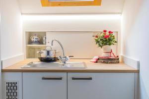 Η κουζίνα ή μικρή κουζίνα στο Hotel garni Weberhäusl