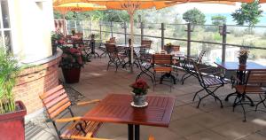 Ein Restaurant oder anderes Speiselokal in der Unterkunft Strandvillen Heringsdorf 