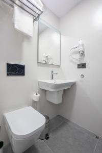 ห้องน้ำของ NERJA-CENTRO-JACUZZI- MIRADOR DE LA ERMITA- Adults Recommended