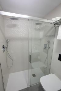 Kúpeľňa v ubytovaní NERJA-CENTRO-JACUZZI- MIRADOR DE LA ERMITA- Adults Recommended
